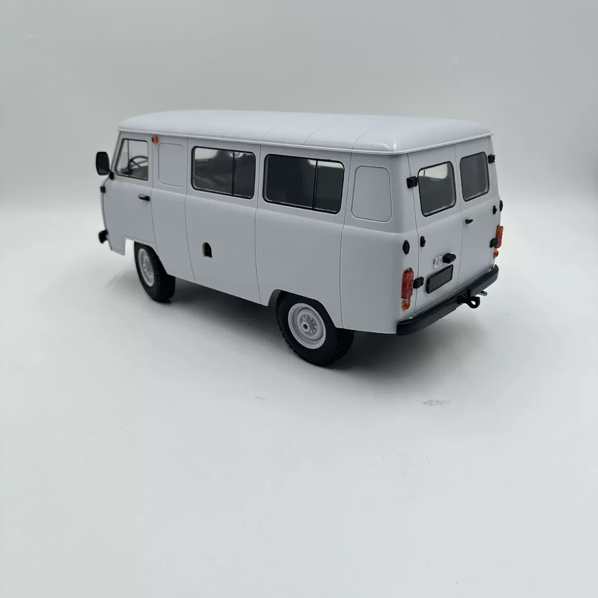1:12 "Пургон" (УАЗ-452)